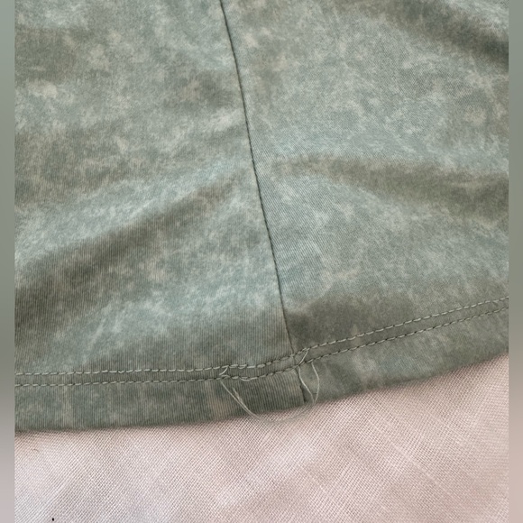 Green Work Out Top - Picture 3 of 4